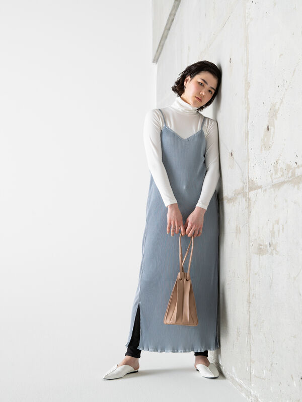 キャミワンピースプリーツ加工 A1ccvau Koe コエ Koe Women S コエウィメンズ のワンピースアイテム Koe コエ 公式 通販サイト