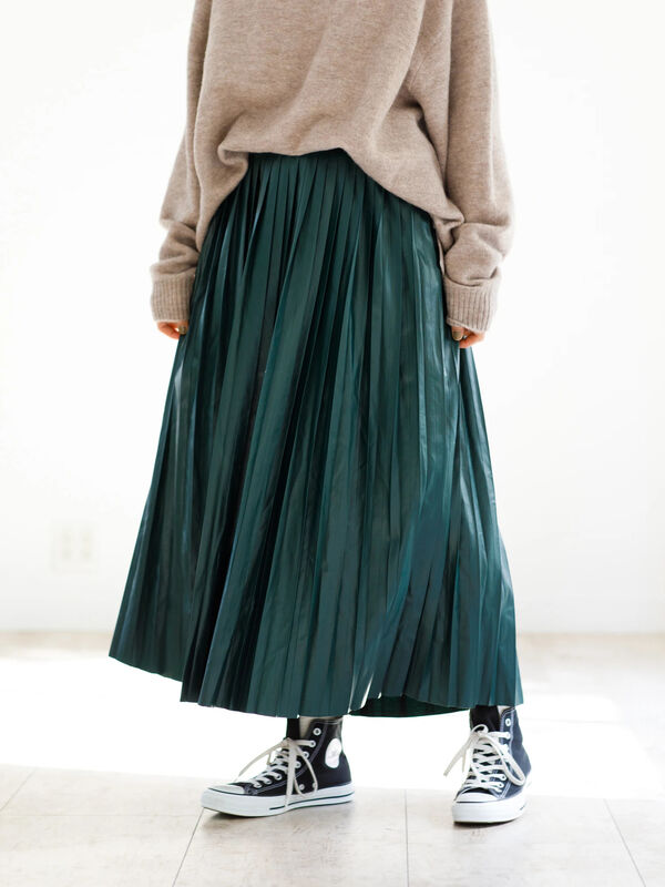 フェイクレザープリーツスカート A1cci Koe コエ Koe Women S コエウィメンズ のボトムスアイテム Koe コエ 公式 通販サイト